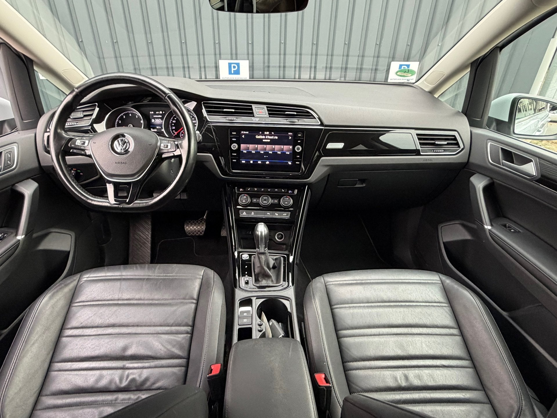 Volkswagen Touran 1.4 TSI Highline Edition R|Cam|Navi|Trekha, Auto's, Dealer onderhouden, Gebruikt, Euro 6, 4 cilinders