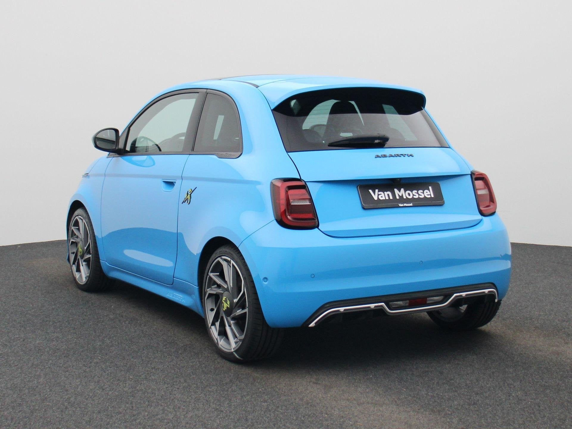 Abarth 500 Abarth Scorpionissima 42 kWh, Auto's, 12 maanden, Gebruikt, Alcantara, 155 pk