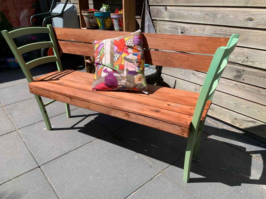Unieke handgemaakte tuinbank van hout en stoelen, Ophalen of Verzenden, Gebruikt, Hout