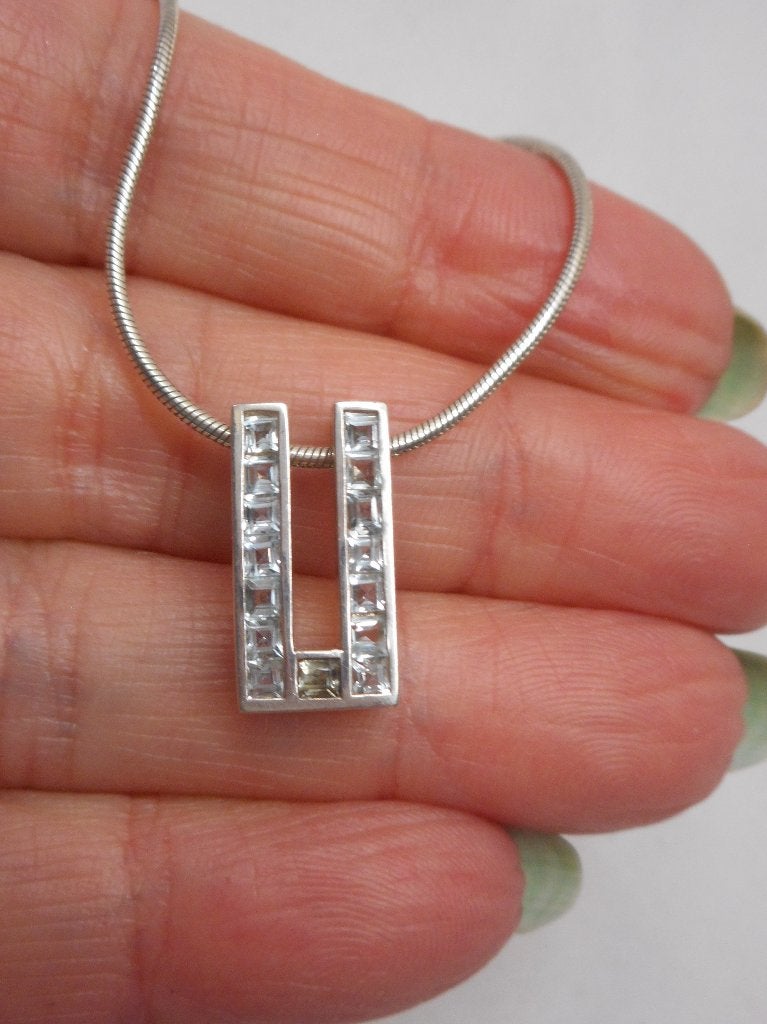 Zilveren ketting met hanger blauwe steentjes nr.740