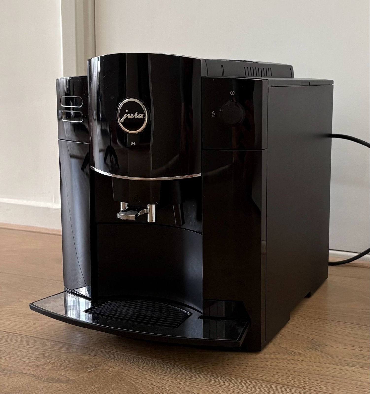 Jura D4 Piano Black - Volautomatische Koffiemachine, Ophalen, Gebruikt, Koffiemachine, Koffiebonen