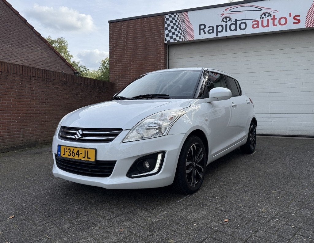Suzuki SWIFT 1.2 DYNAMIC EASSS Stoel verwarming  leder bekle, Auto's, Voorwielaandrijving, Euro 5, Gebruikt, 4 cilinders