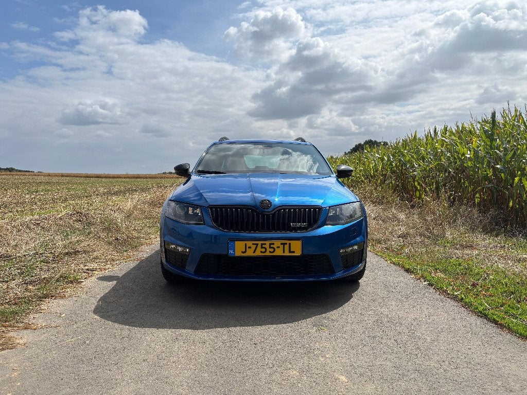 Skoda Octavia 2.0 TDI 135KW Combi DSG 2015 Blauw, Euro 5, 1402 kg, Zwart, 4 cilinders