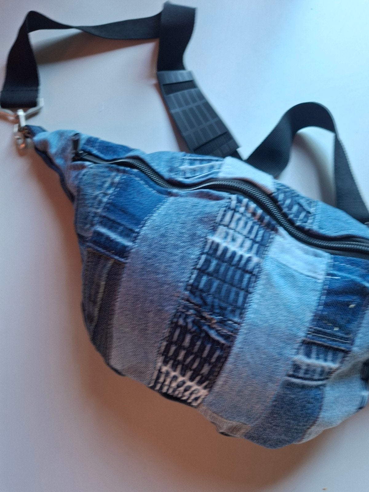 Unieke Upcycled Denim Crossbody Tas - Ruim & Handgemaakt, Ophalen of Verzenden, Nieuw, Blauw