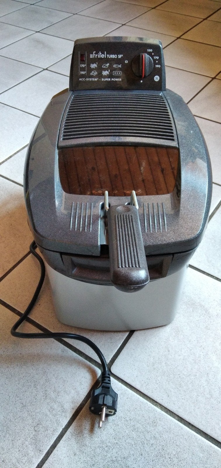 Fritel Turbo SF 4245 Friteuse - 3L, weinig gebruikt, Witgoed en Apparatuur, 2 tot 3 liter, Ophalen of Verzenden, Gebruikt, Uitneembare binnenpan