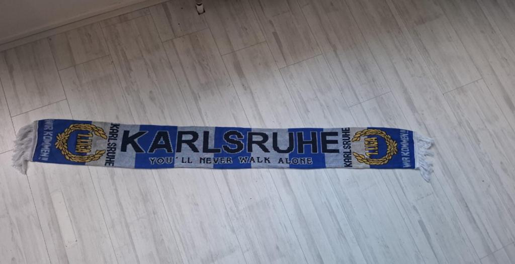 Karlsruhe sjaal, Ophalen of Verzenden, Zo goed als nieuw, Buitenlandse clubs, Vaantje of Sjaal