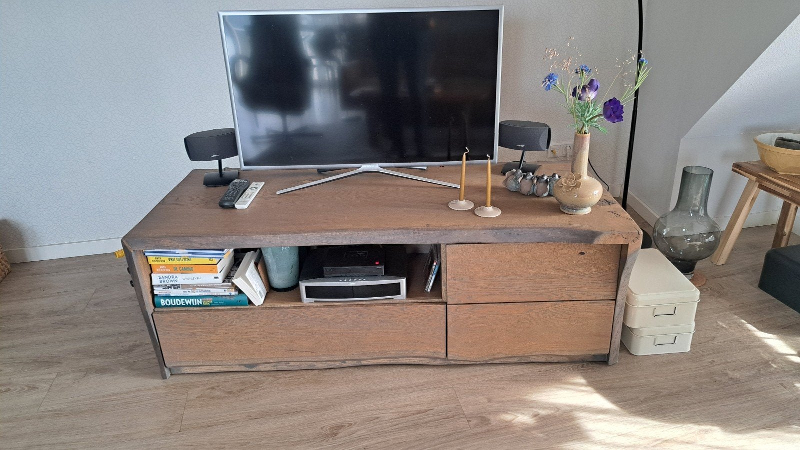 TV meubel massief eiken doorlopende nerf /"waterval", Huis en Inrichting, Kasten | Televisiemeubels, Ophalen, 25 tot 50 cm, Minder dan 100 cm