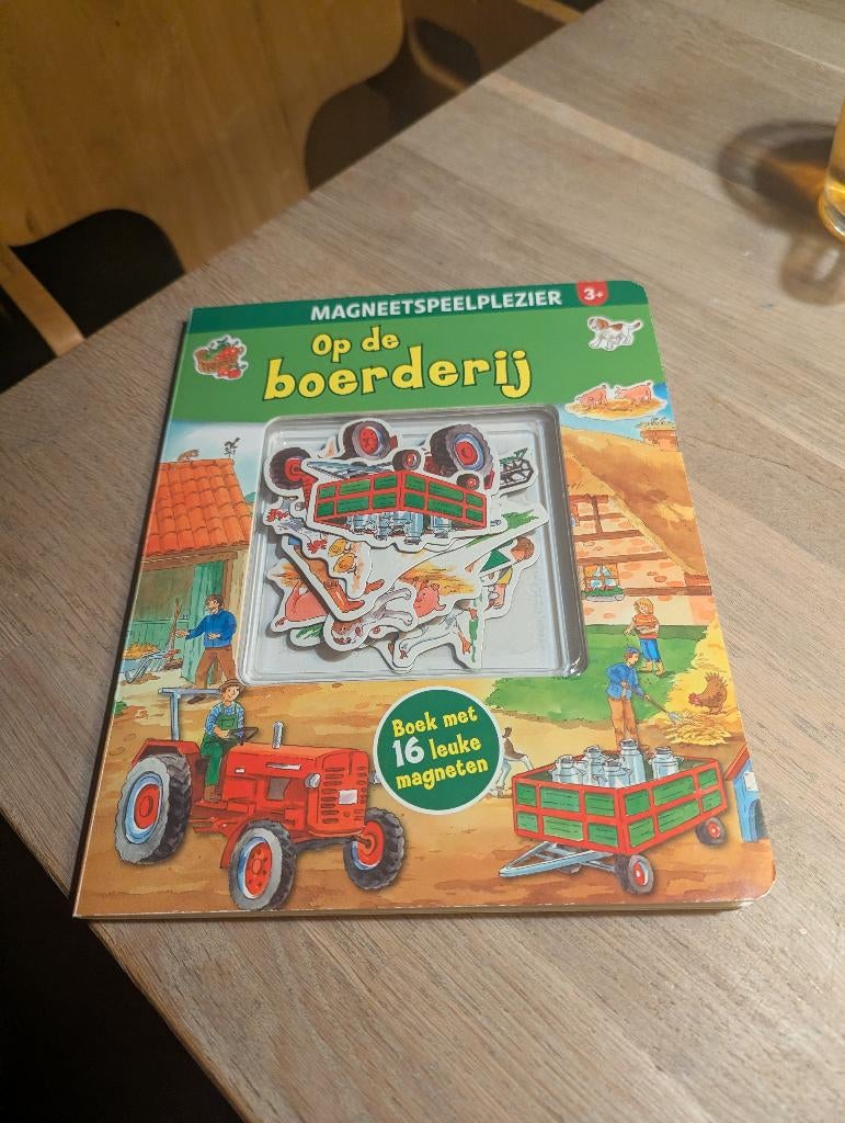 op de boerderij magneetboek, Ophalen of Verzenden, Zo goed als nieuw