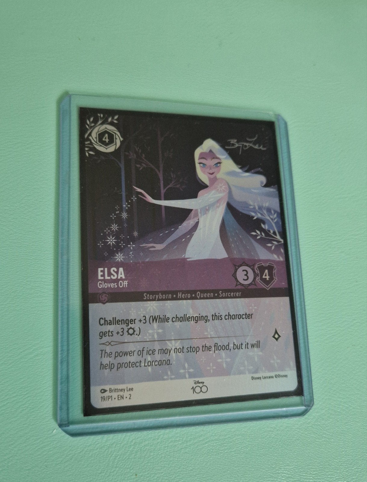 lorcana elsa gloves off d100 promo, Ophalen of Verzenden, Nieuw, Losse kaart, Foil
