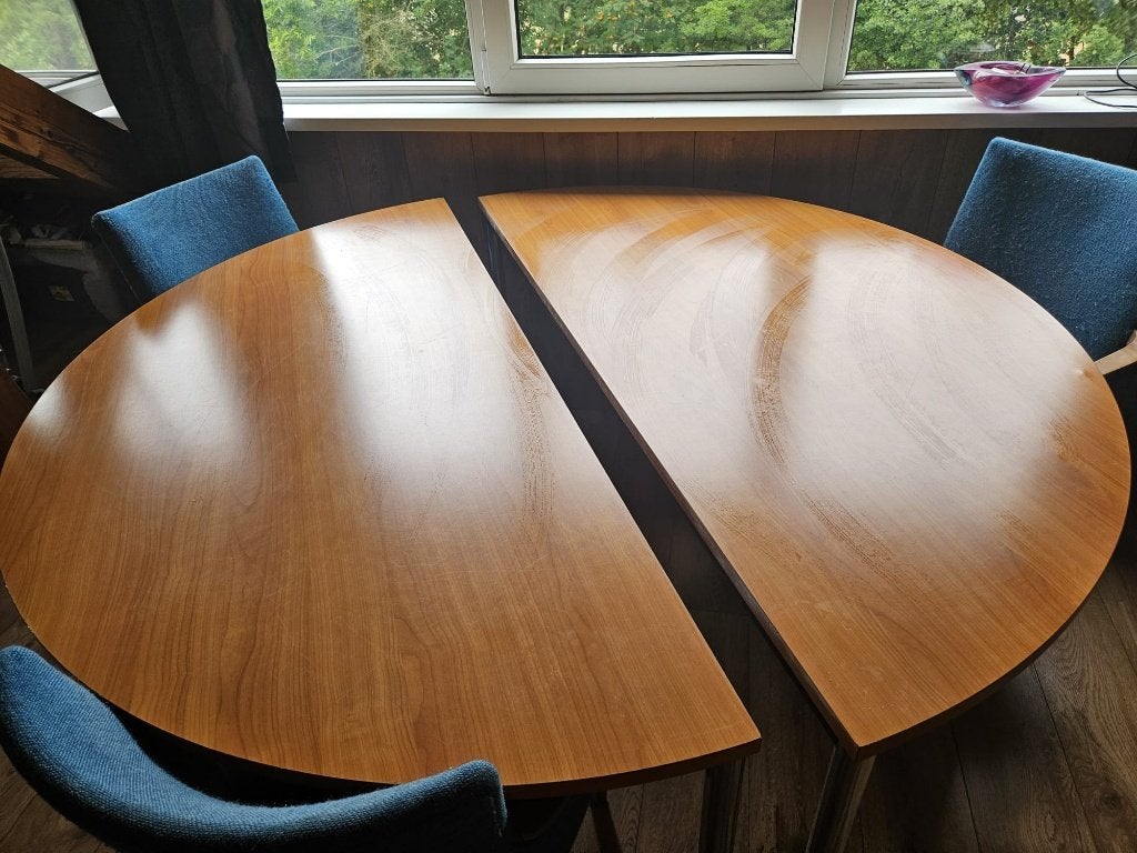 ronde tafel, ook in 2 halve tafels opstelbaar, Huis en Inrichting, Tafels | Statafels, Ophalen, Gebruikt