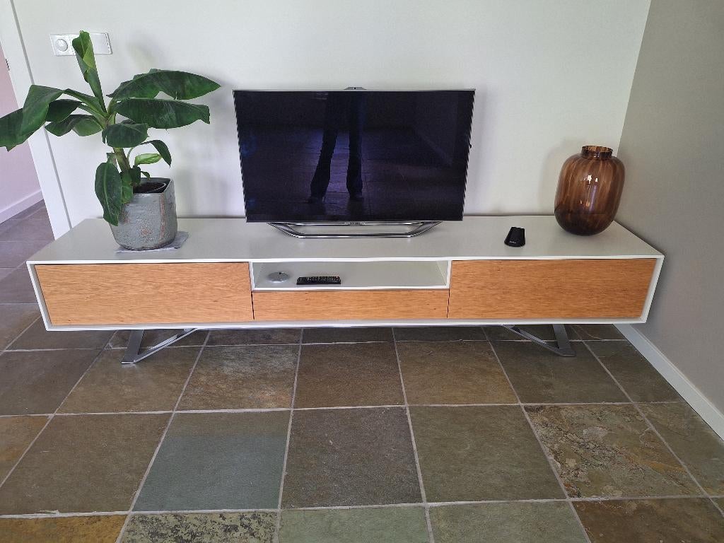 Hulsta tv meubel wit met eikenhouten laden, Ophalen, Eikenhout, Zo goed als nieuw, 200 cm of meer