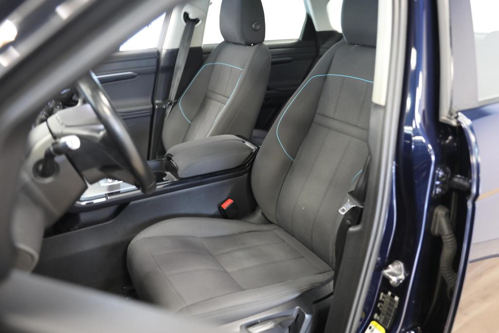 Land Rover Range Rover Evoque 1.5 P300e AWD | Schuif- kantel, Automaat, 309 pk, Stof, Euro 6