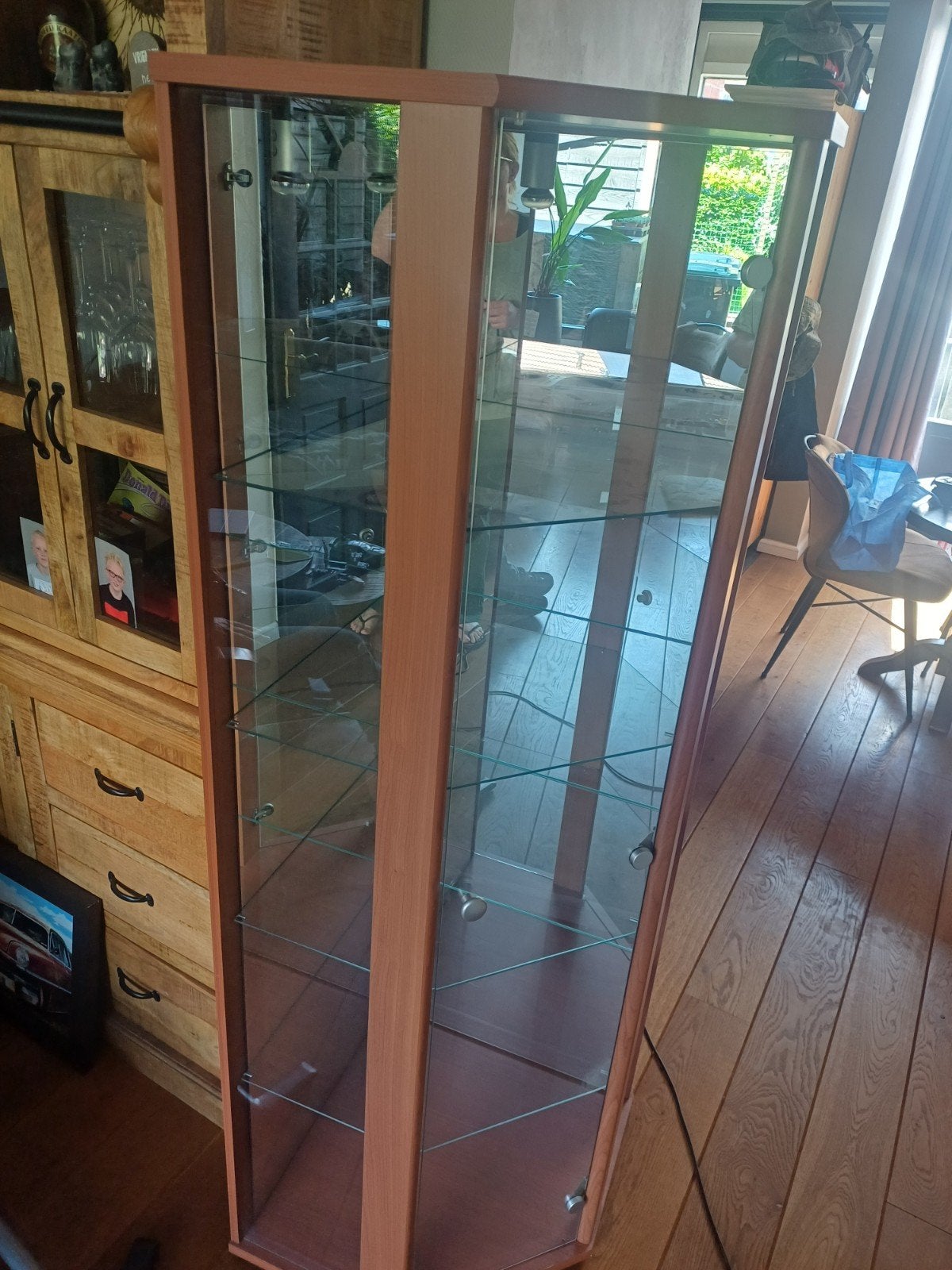Vitrine hoekkast 176,5 cm bij 56 cm met licht en spiegel, Huis en Inrichting, Kasten | Vitrinekasten, Ophalen, Met plank(en), Gebruikt