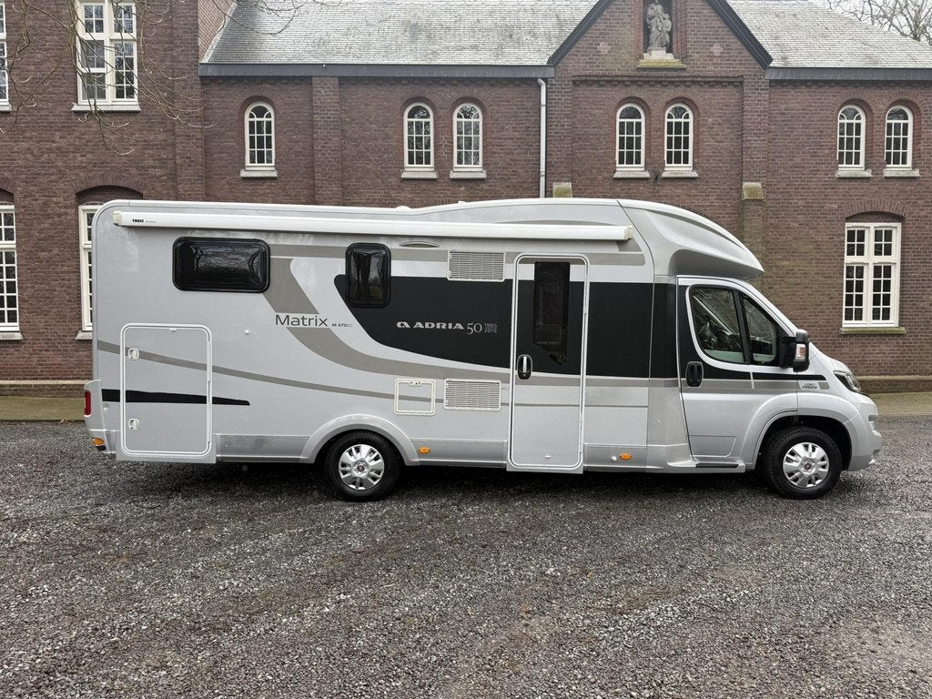 Adria Matrix M670SC 5 Persoons Camper 50 Jahre jubileum netj, Bedrijf, Adria, Tot en met 5, Handgeschakeld