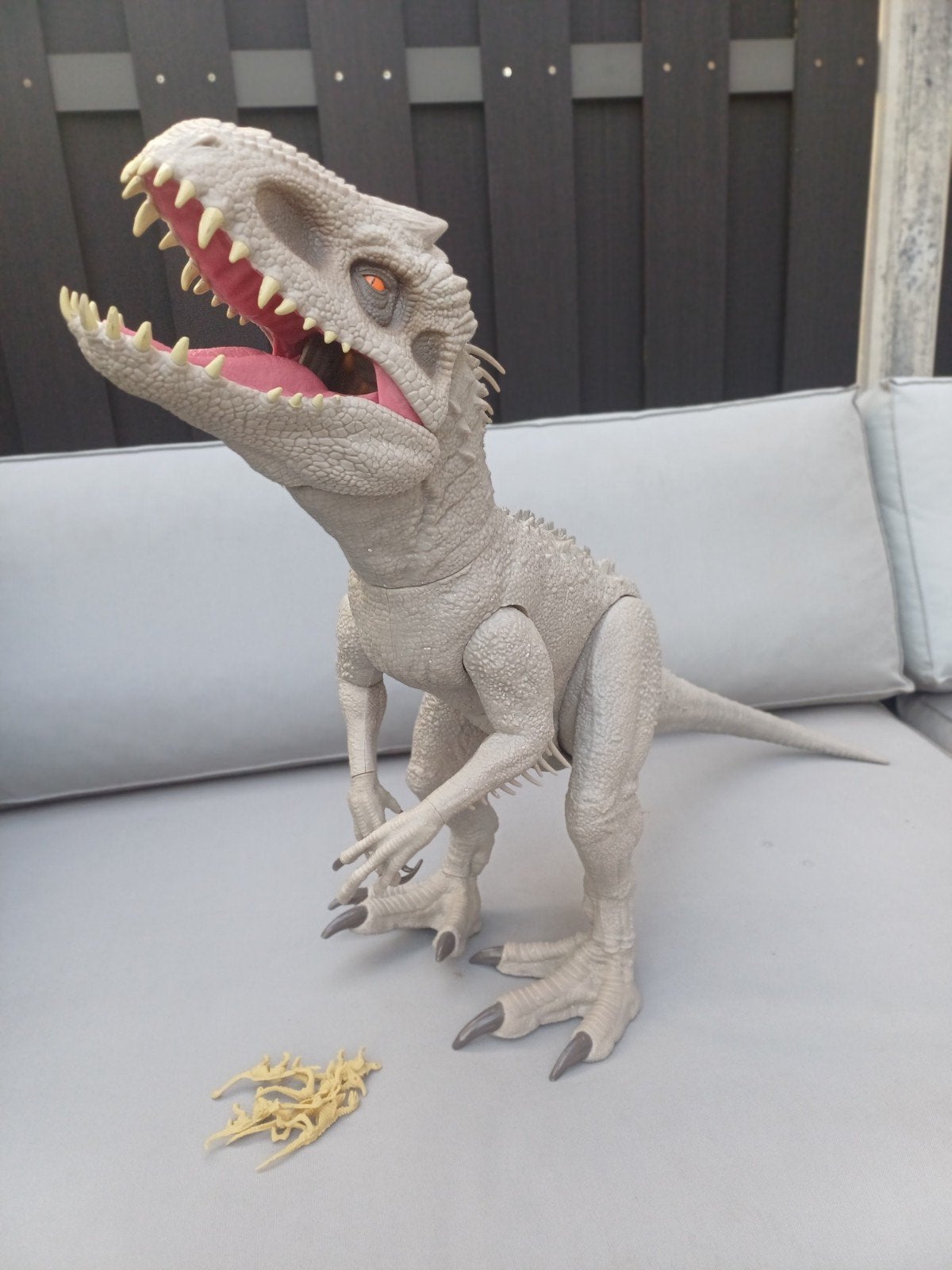 Dino - Jurassic World Indominus Rex, Ophalen, Gebruikt