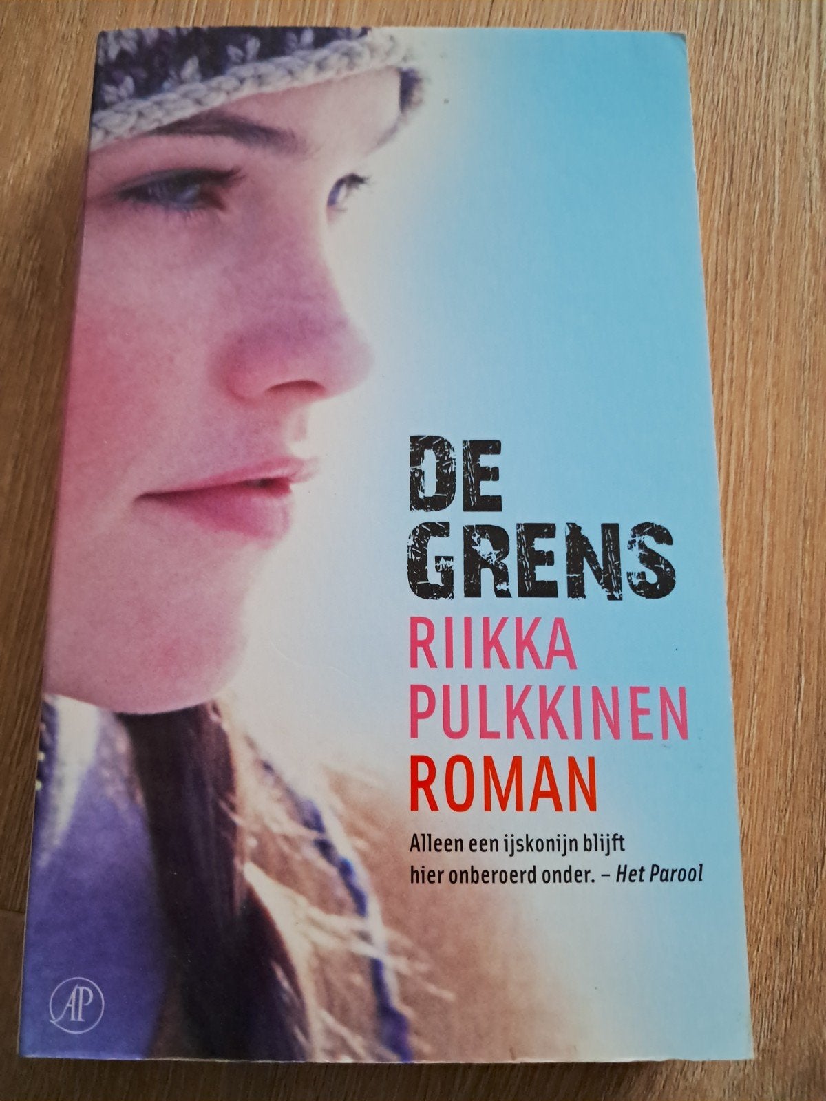 K7 De Grens - Riikka Pulkkinen (Roman), Ophalen of Verzenden, Gelezen, Riikka Pulkkinen, Europa overig