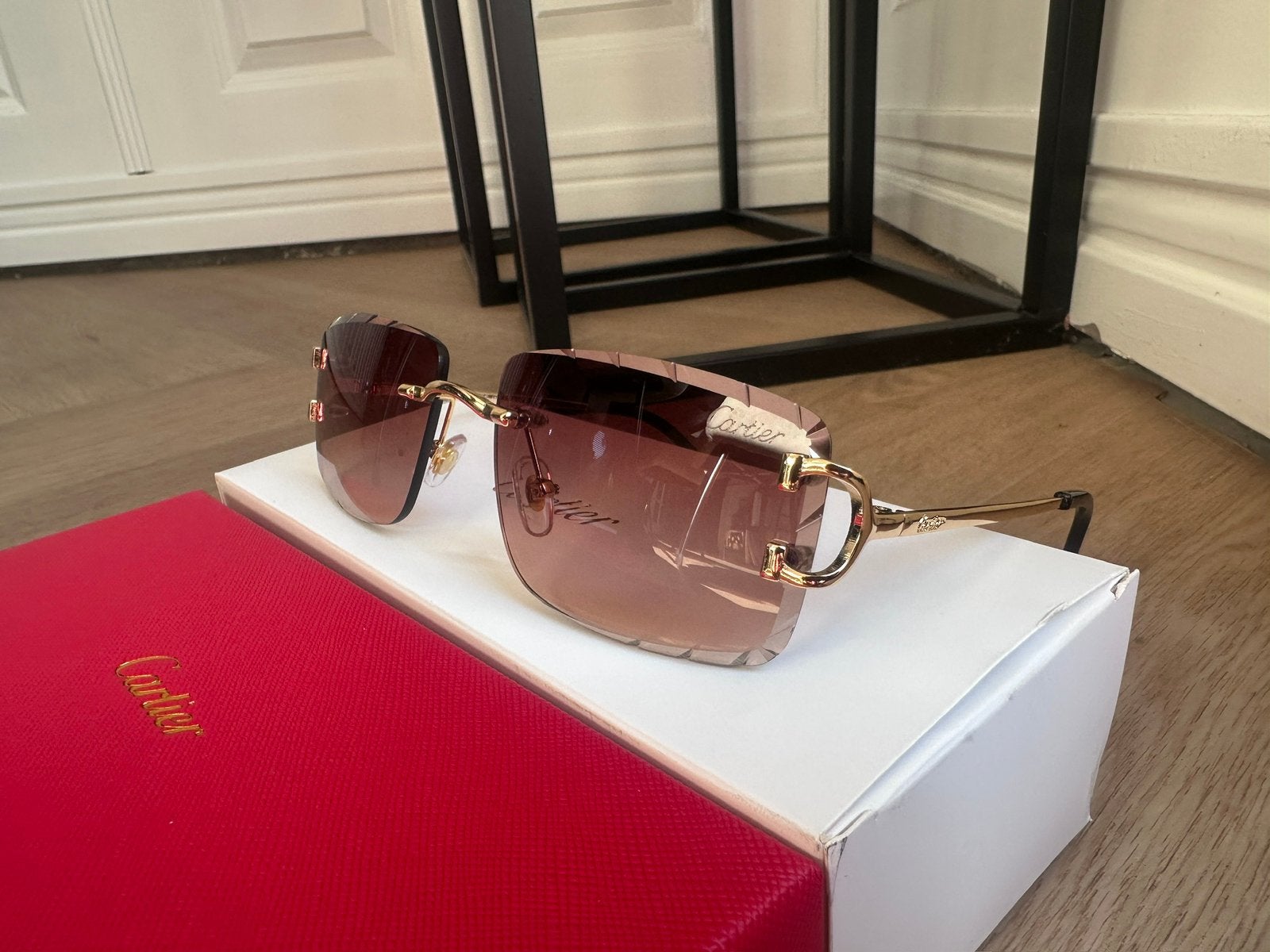 Nieuwe donkerbruine cartier zonnebril unisex dames en heren., Overige merken, Zonnebril, Bruin, Nieuw