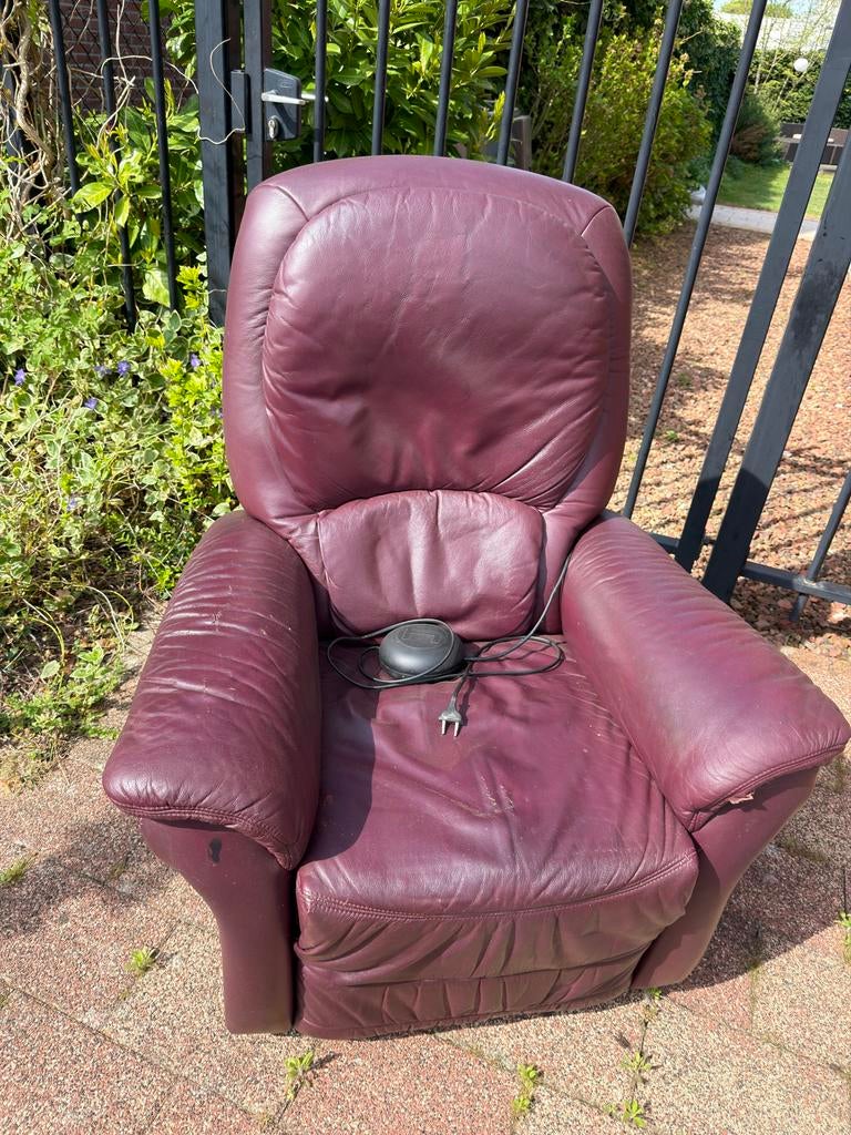 Gratis af te halen: relaxfauteuil, Ophalen, Gebruikt, Leer, 75 tot 100 cm