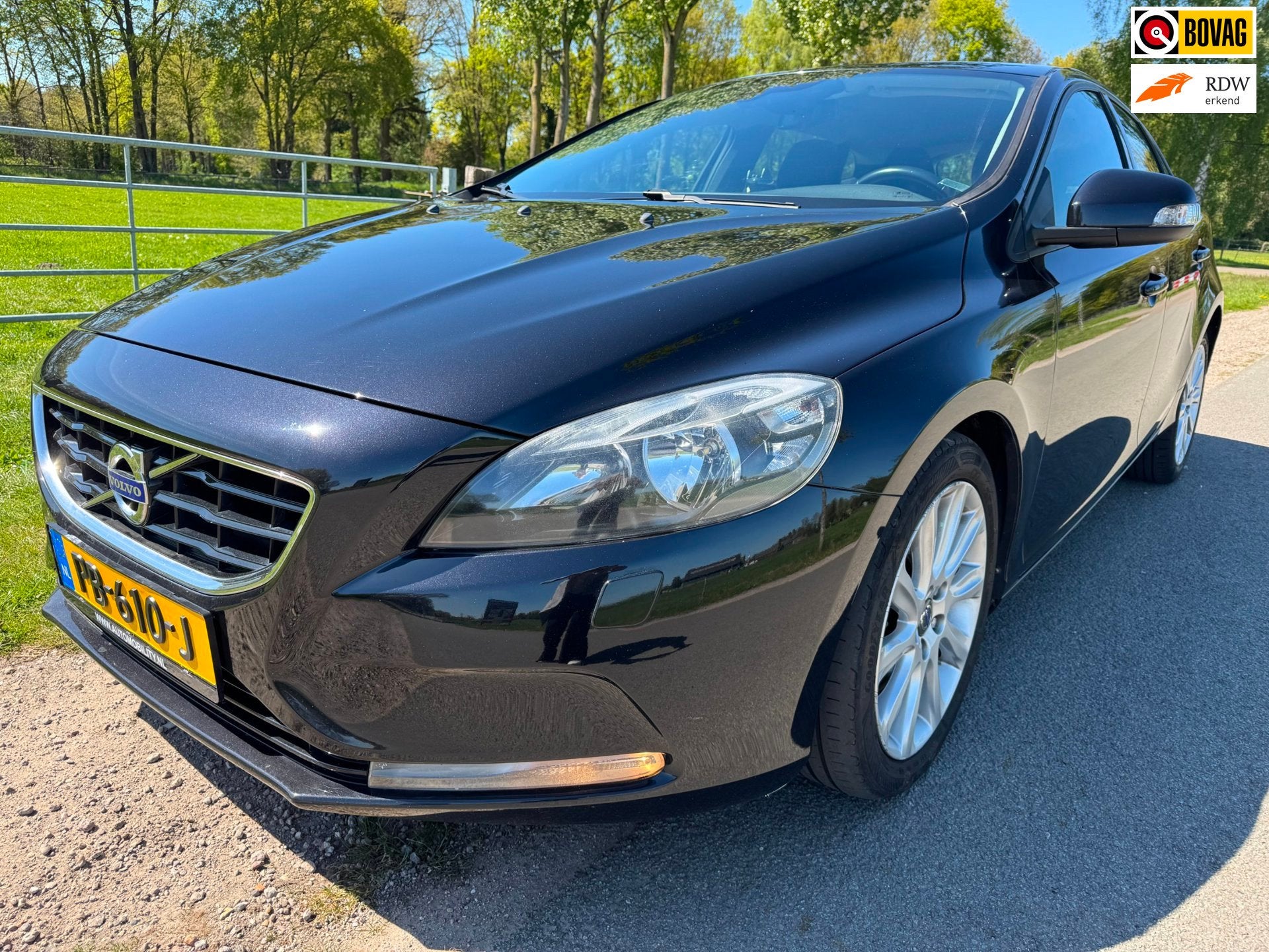 Volvo V40 1.6 D2 Kinetic AUTOMAAT|stoelverwarming|climate co, Auto's, Euro 5, Stof, Gebruikt, Zwart