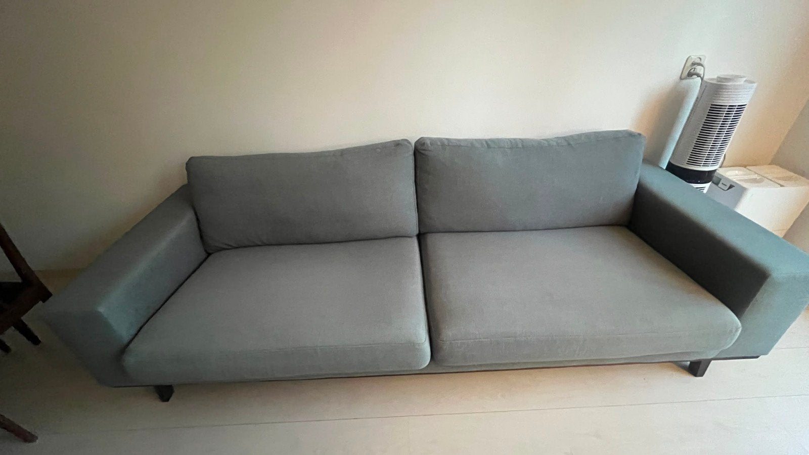 Comfortabele 3-zits bank met poef, Ophalen, Driepersoons, 75 tot 100 cm, Zo goed als nieuw