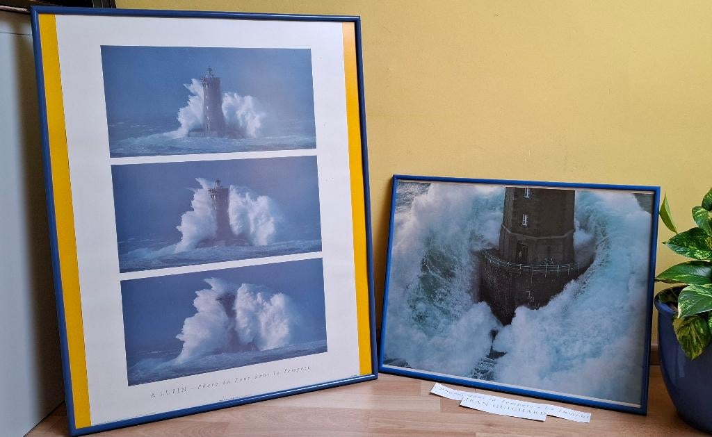 Vuurtoren posters - Ontspiegeld glas – Blauw kunststof frame, Huis en Inrichting, Ophalen, Minder dan 50 cm, Gebruikt, Foto of Poster