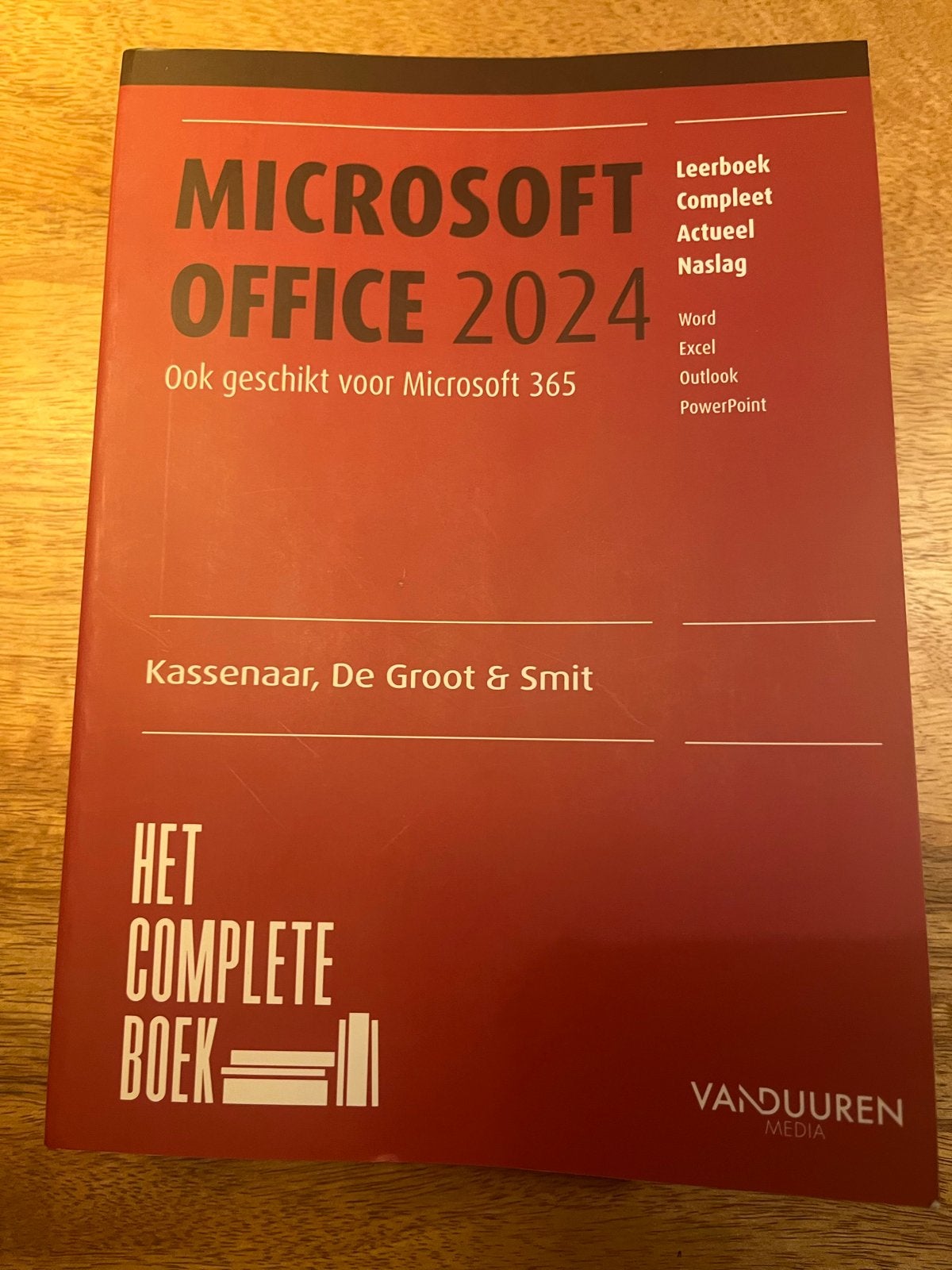 Kassenaar Microsoft Office 2024 Het Complete Boek, Boeken, Ophalen of Verzenden, Zo goed als nieuw, Software