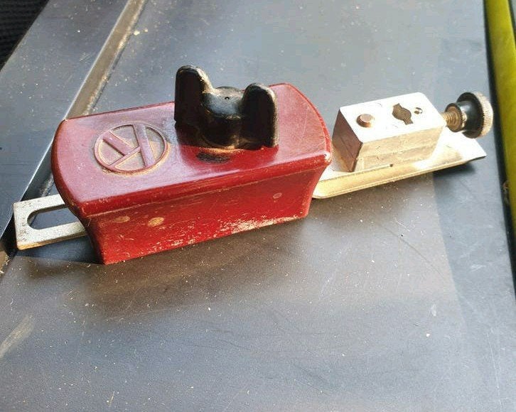 Vintage tapijtsnijder/krasser Bakeliet., Ophalen of Verzenden, Gebruikt, Klem, Overige merken