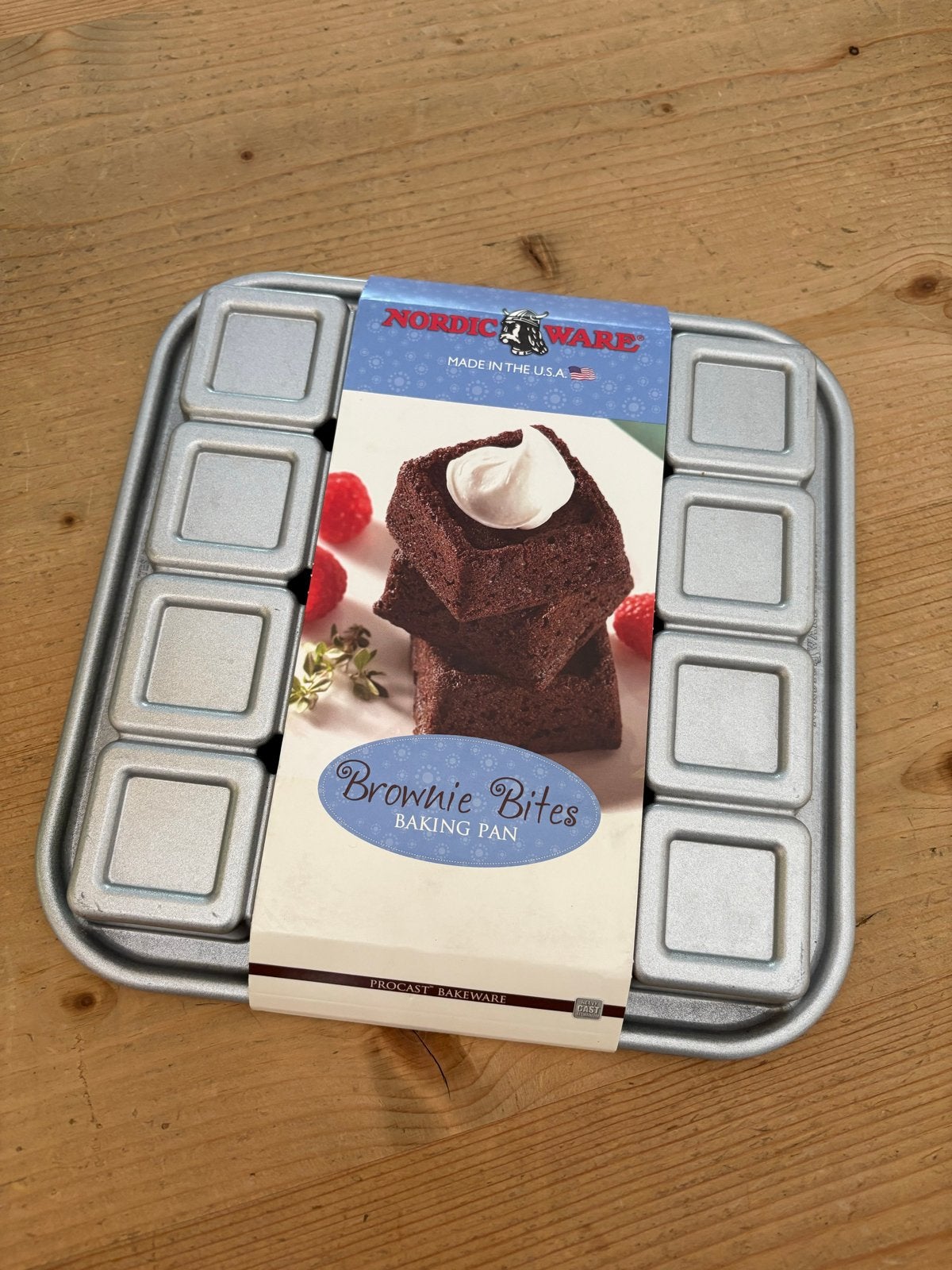 Nordic Ware Brownie Bites Bakvorm - Nieuw, Ophalen of Verzenden, Nieuw, Taarten, Bakvorm