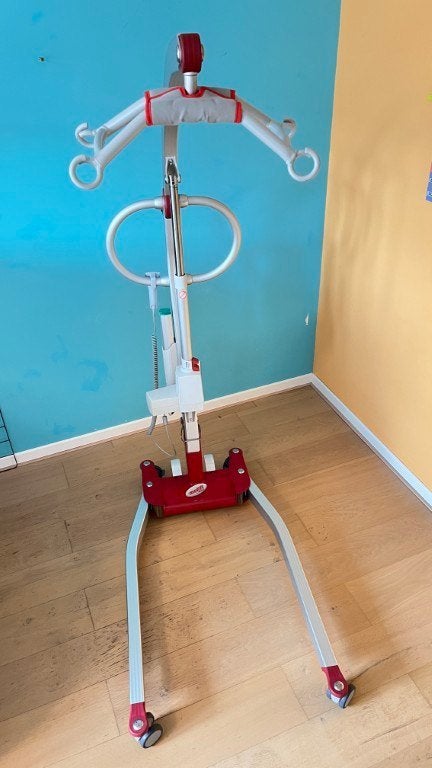 Mobiele passieve tillift Molift Smart 150, Ophalen, Zo goed als nieuw