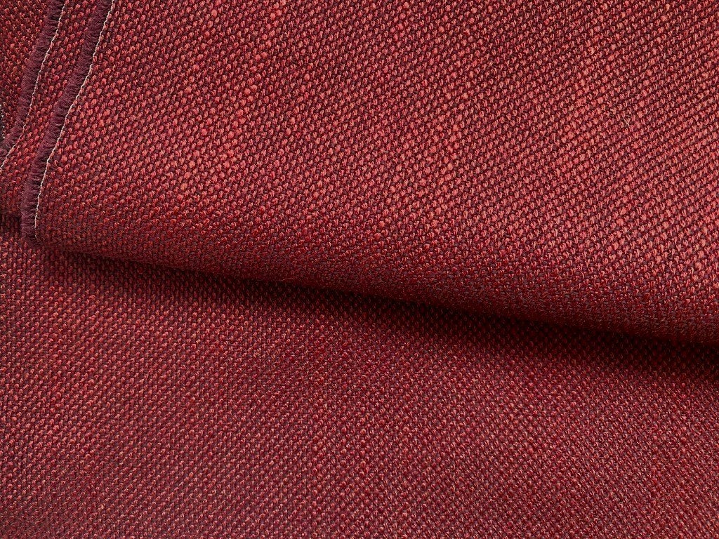 Kvadrat Sunniva 3 662; rood+aubergine; restant meubelstof, Wol, Meerkleurig, 120 cm of meer, Nieuw