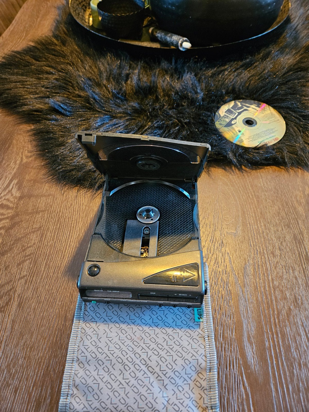 Philips D6800 Draagbare CD-speler met hoes, Audio, Tv en Foto, Cd-spelers, Ophalen of Verzenden, Gebruikt, Philips, Draagbaar
