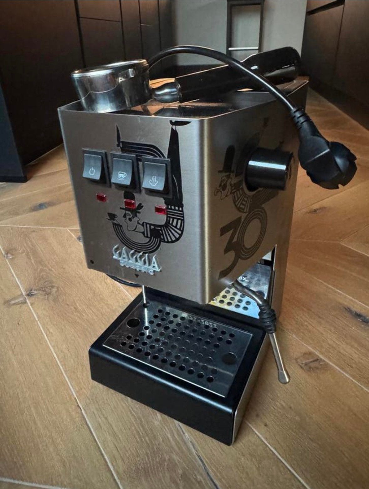 Gaggia Classic - special jubileum edition - gekocht in 2022, Gebruikt, Koffiemachine, Gemalen koffie, Ophalen of Verzenden