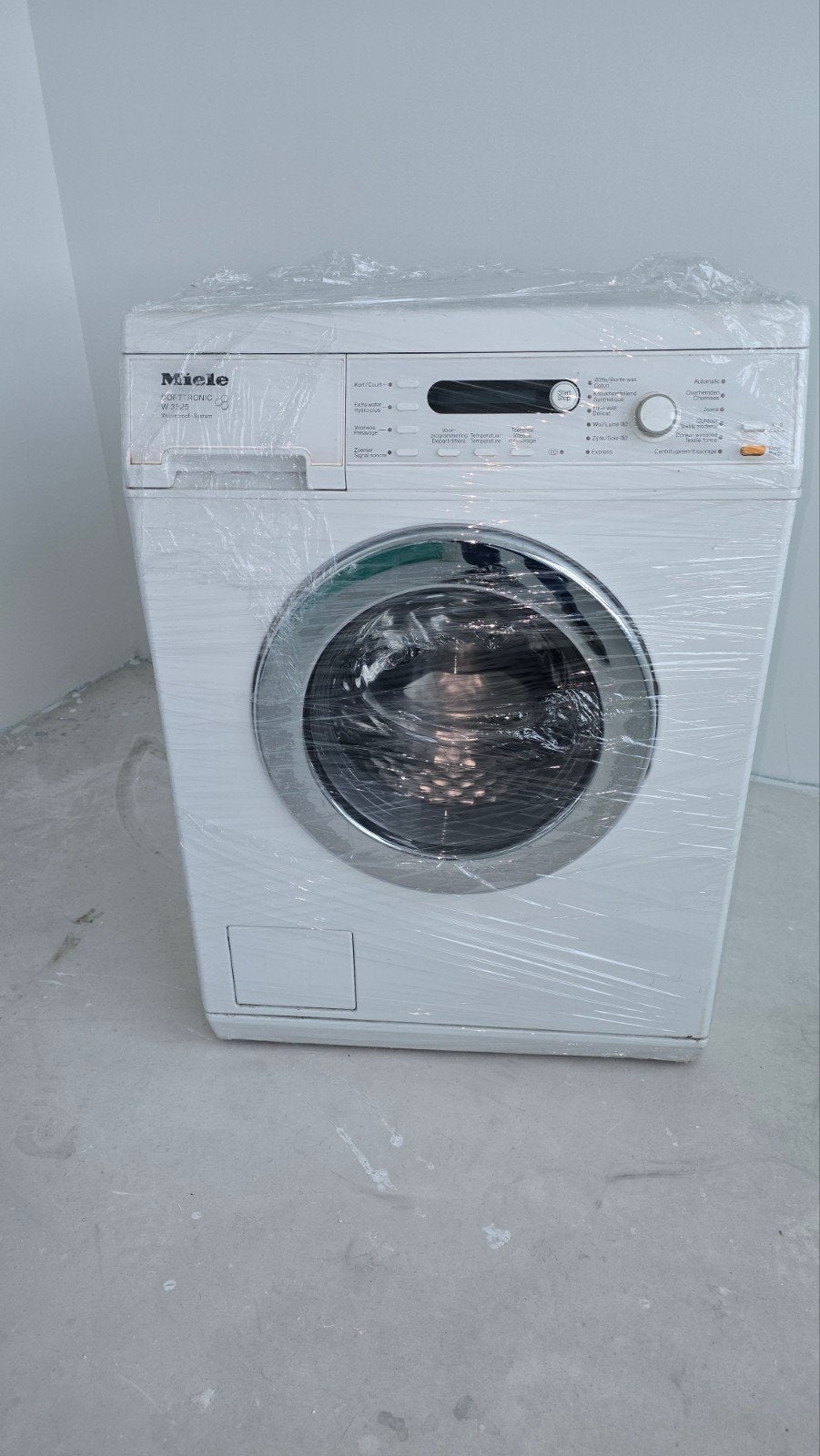 Miele Softtronic W 2123 Wasmachine - Zo goed als nieuw, Witgoed en Apparatuur, Carl-Miele-Straße 29, 33332 Gütersloh, Duitsland