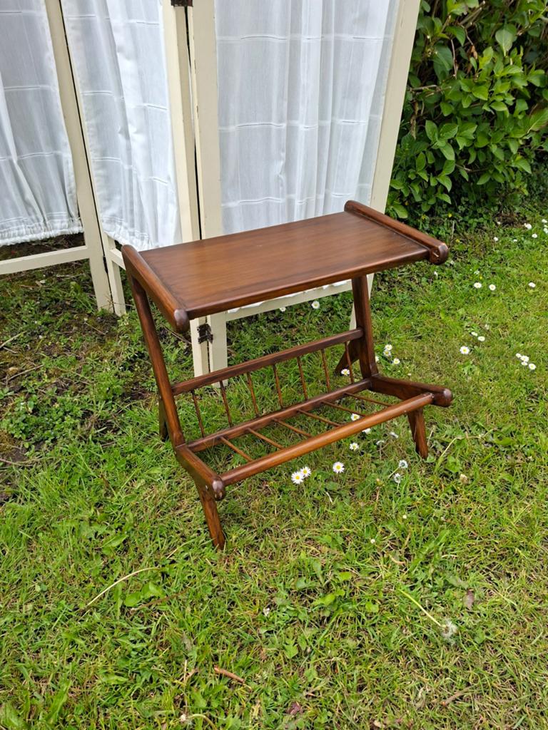 Retro krantenbak / bijzettafel - 49x45x35 cm, Ophalen, Gebruikt