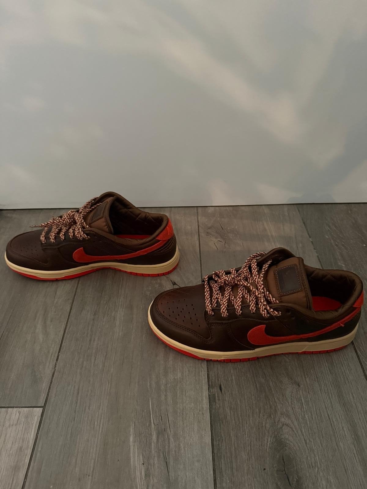 Nike Dunk Low Retro 'Light British Tan' - Maat 42, Bruin, Nike, Nieuw, Ophalen of Verzenden