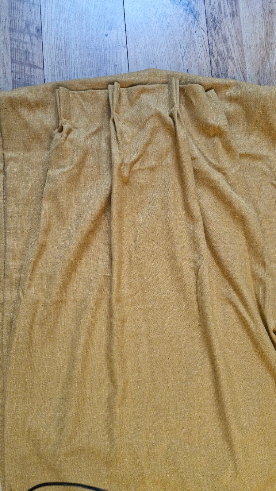 Okergeel gordijn - 2 stuks (114x225cm en 76x225cm), Huis en Inrichting, Ophalen of Verzenden, Zo goed als nieuw, Geel, Gordijn