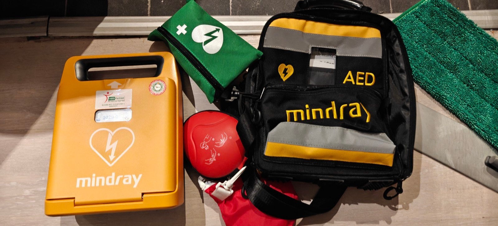 Mindray AED 2029, Diversen, Verpleegmiddelen, Ophalen of Verzenden