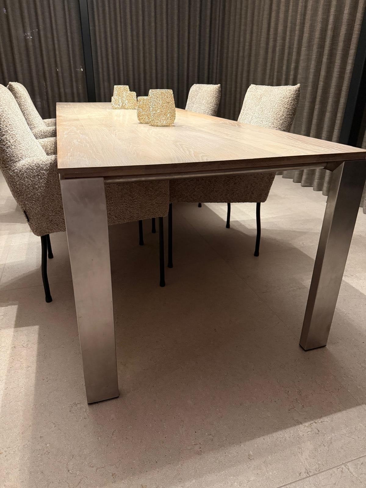 Houten eettafel met metalen poten, Huis en Inrichting, Ophalen, Gebruikt, Eikenhout, 200 cm of meer