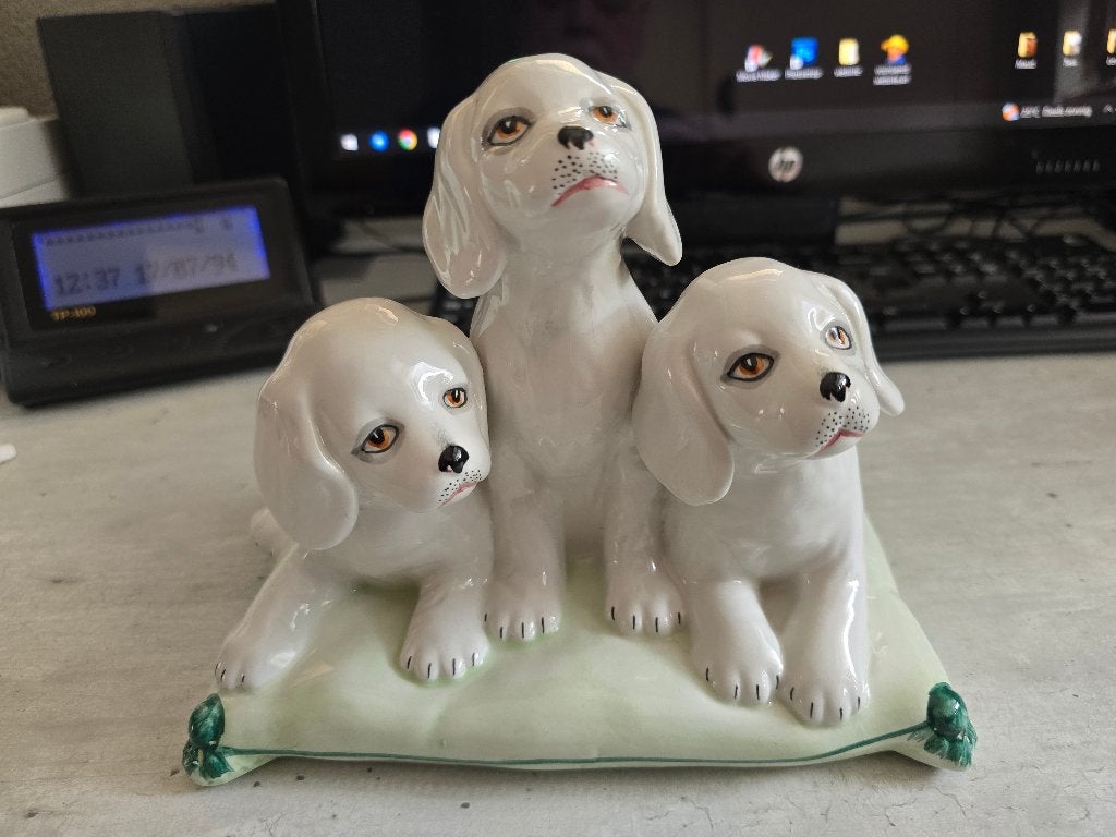 Vintage Italiaans Beeldje – 3 Puppy's op Kussen (Bassano), Ophalen