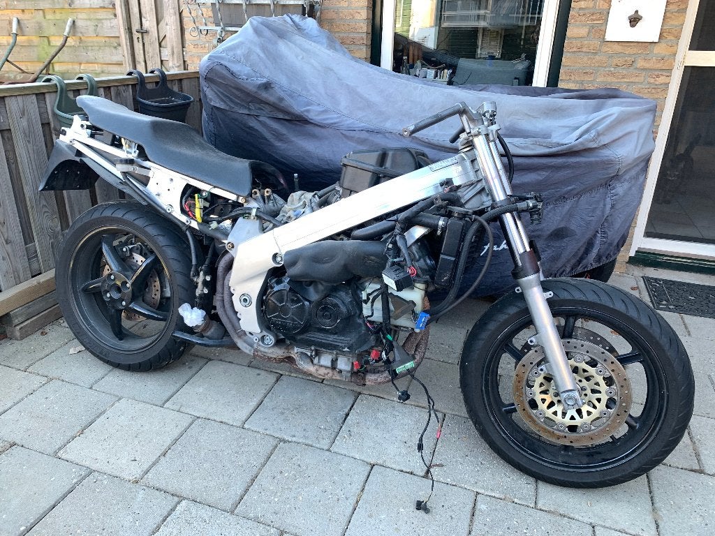 Honda VFR 750 RC36-2 in onderdelen, Ophalen, Gebruikt