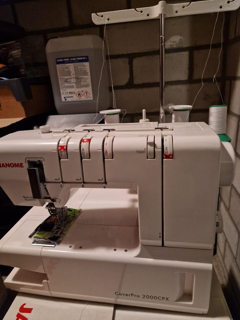 Coversteekmachine Janome coverpro 2000CPX, Ophalen, Zo goed als nieuw, Lockmachine, Janome