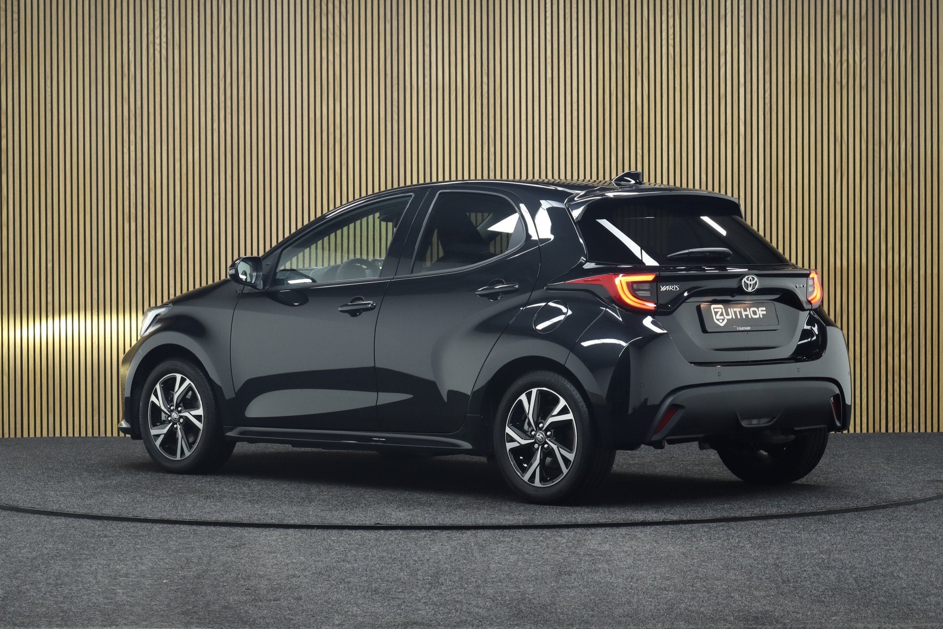 Toyota Yaris 1.5 Hybrid 115 Dynamic + Comfort Pack | Adaptiv, Gebruikt, Zwart, Automatische klimaatregeling, Zwart