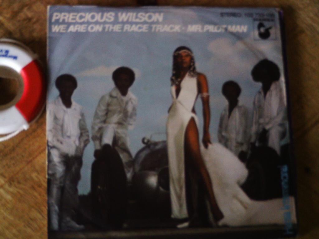 precious wilson - we are on the race track 2a, 7 inch, Single, Ophalen of Verzenden, Zo goed als nieuw