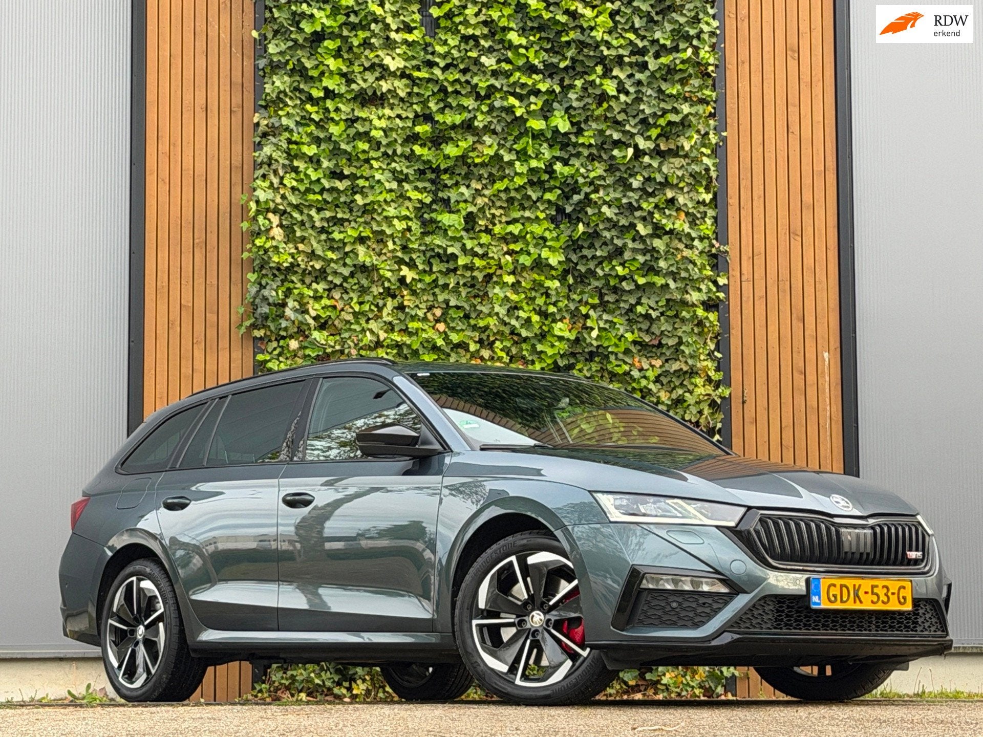 Skoda Octavia Combi 1.4 TSI RS iV PHEV Business|TREKHAAK|ELE, Auto's, Skoda, Gebruikt, 4 cilinders, 150 pk, Leder en Stof