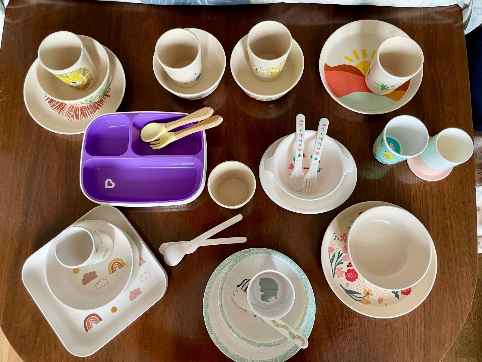 Grote set kinder servies, borden, bekers, bestek, Ophalen of Verzenden, Gebruikt