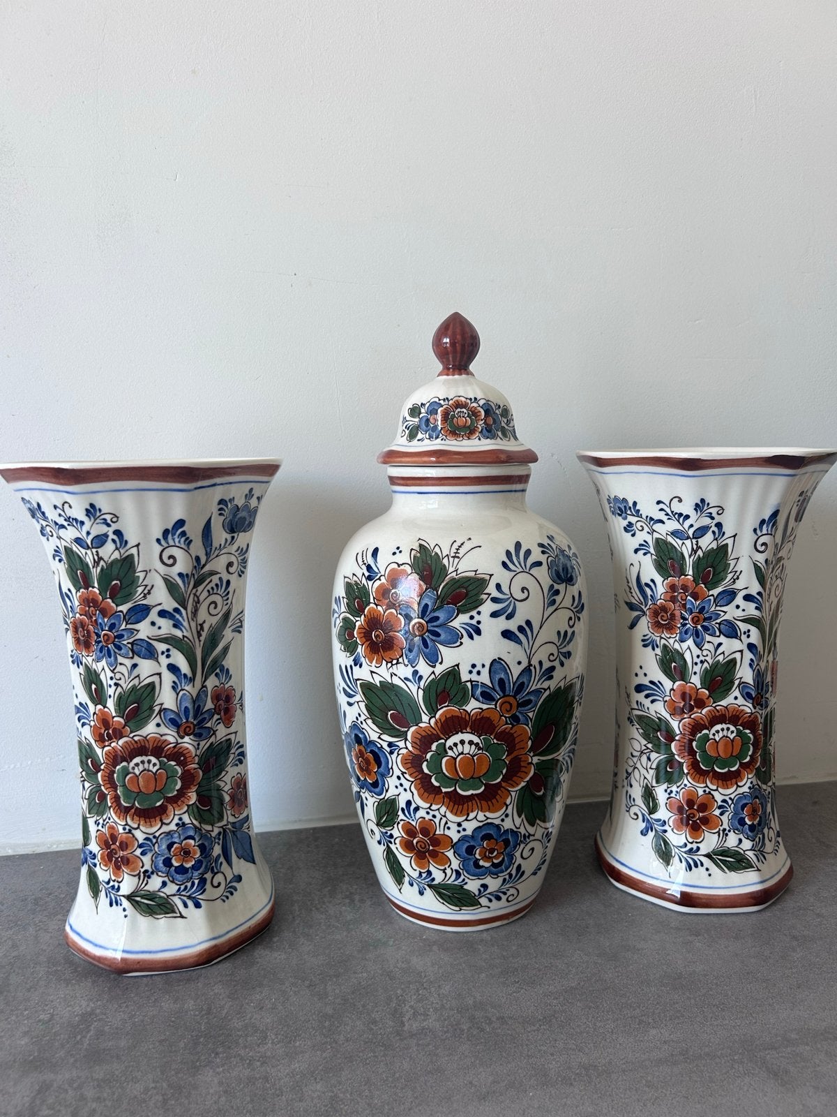 Set van 3 Delfts Polychroom Handwerk vazen, Antiek en Kunst, Antiek | Vazen, Ophalen