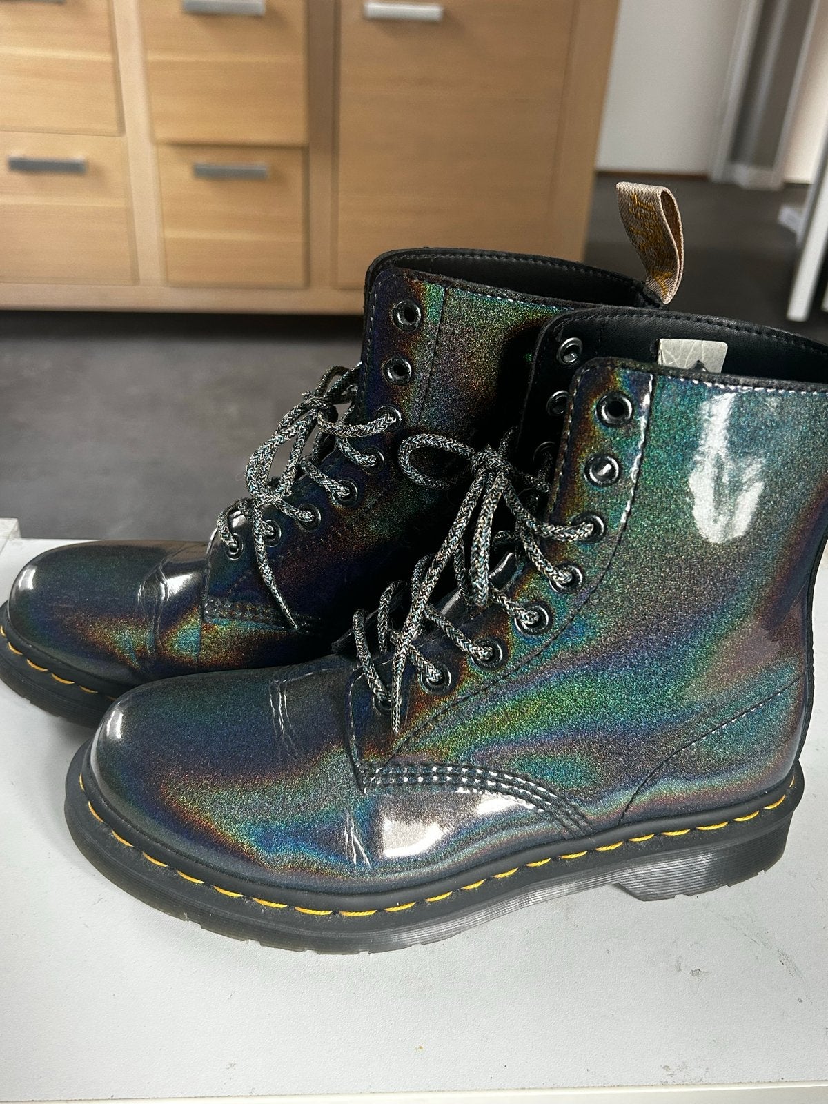 Dr. Martens Vegan 1460 Pascal Iridescent Laarzen Maat 40, Kleding | Dames, Schoenen, Ophalen of Verzenden, Zo goed als nieuw, Overige kleuren