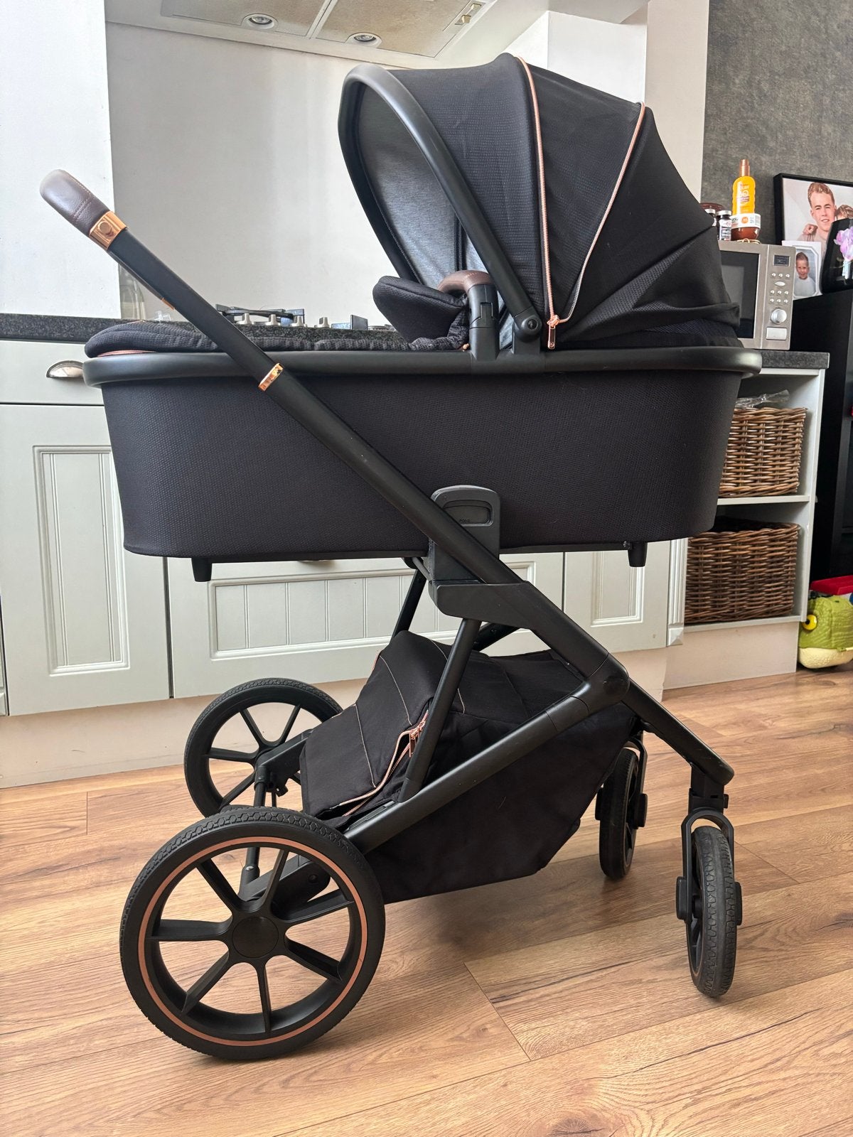 Qute Q-rider kinderwagen - Zwart met rosé goud, Kinderen en Baby's, Kinderwagens en Combinaties, Ophalen, Zo goed als nieuw, Kinderwagen