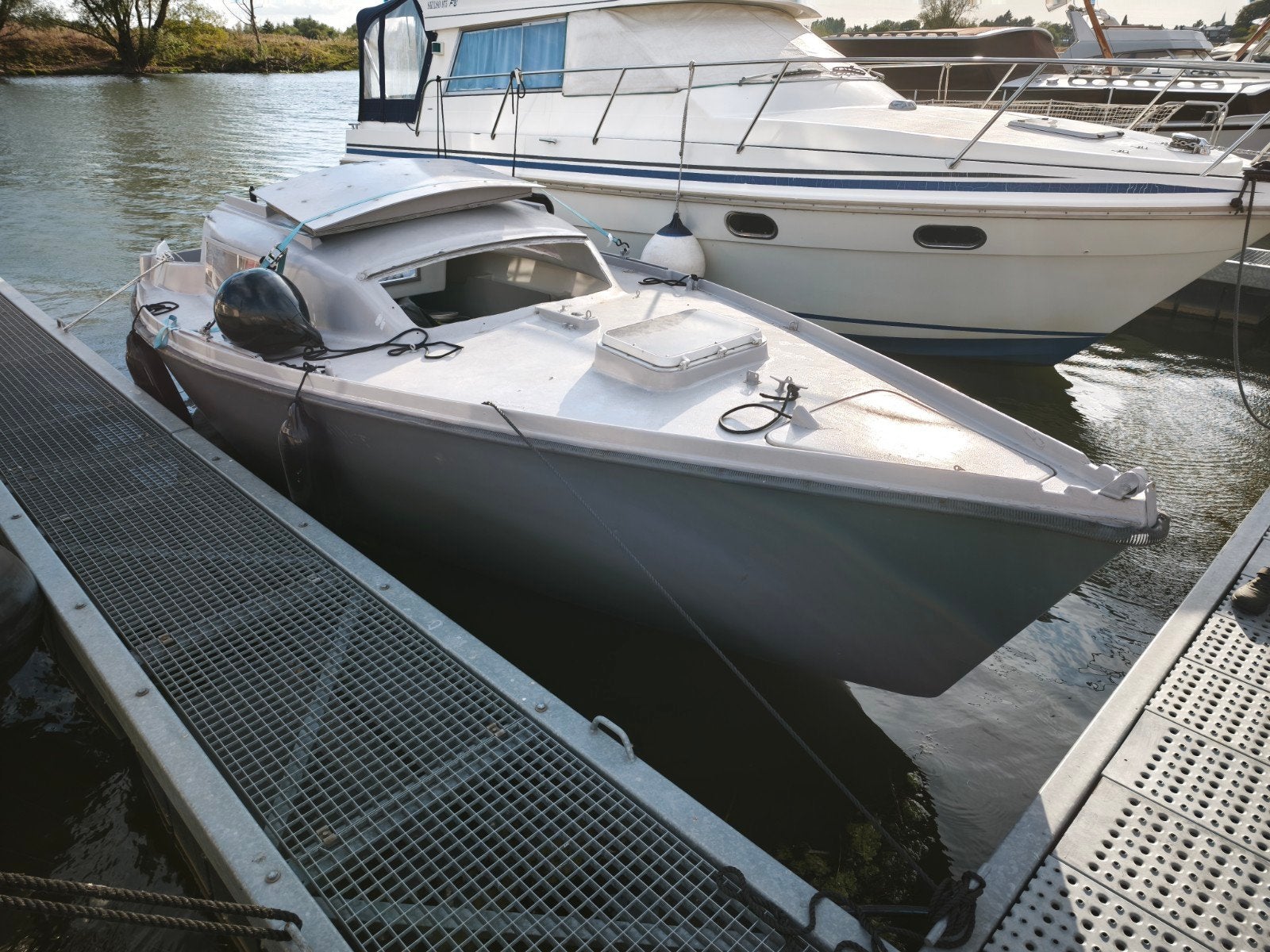 Leuke voormalige zeilboot met ruime kajuit, Ophalen, Gebruikt, 25 cm, Overige typen