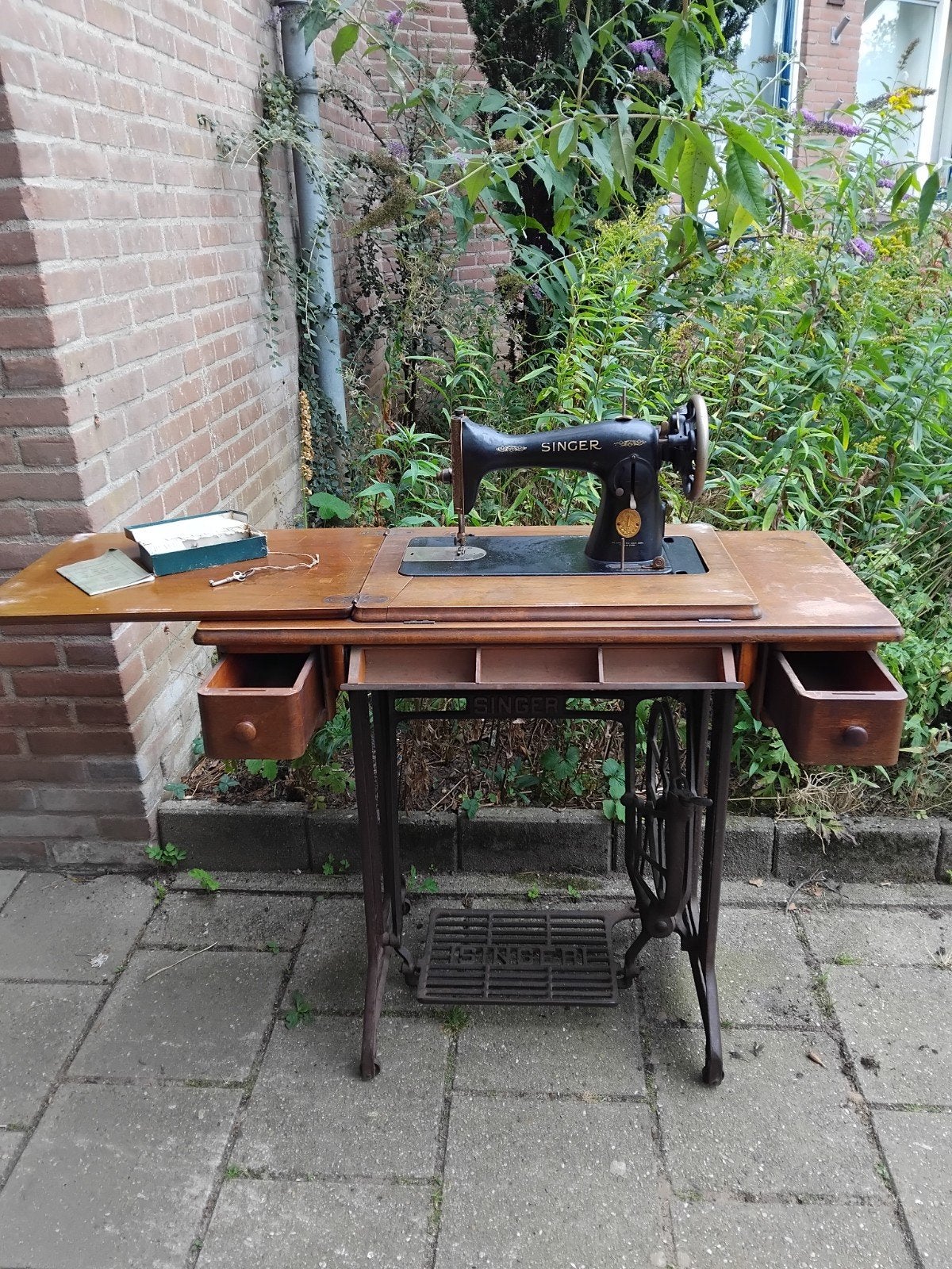 Antieke Singer Trapnaaimachine Model 66 uit 1937 met meubel, Ophalen